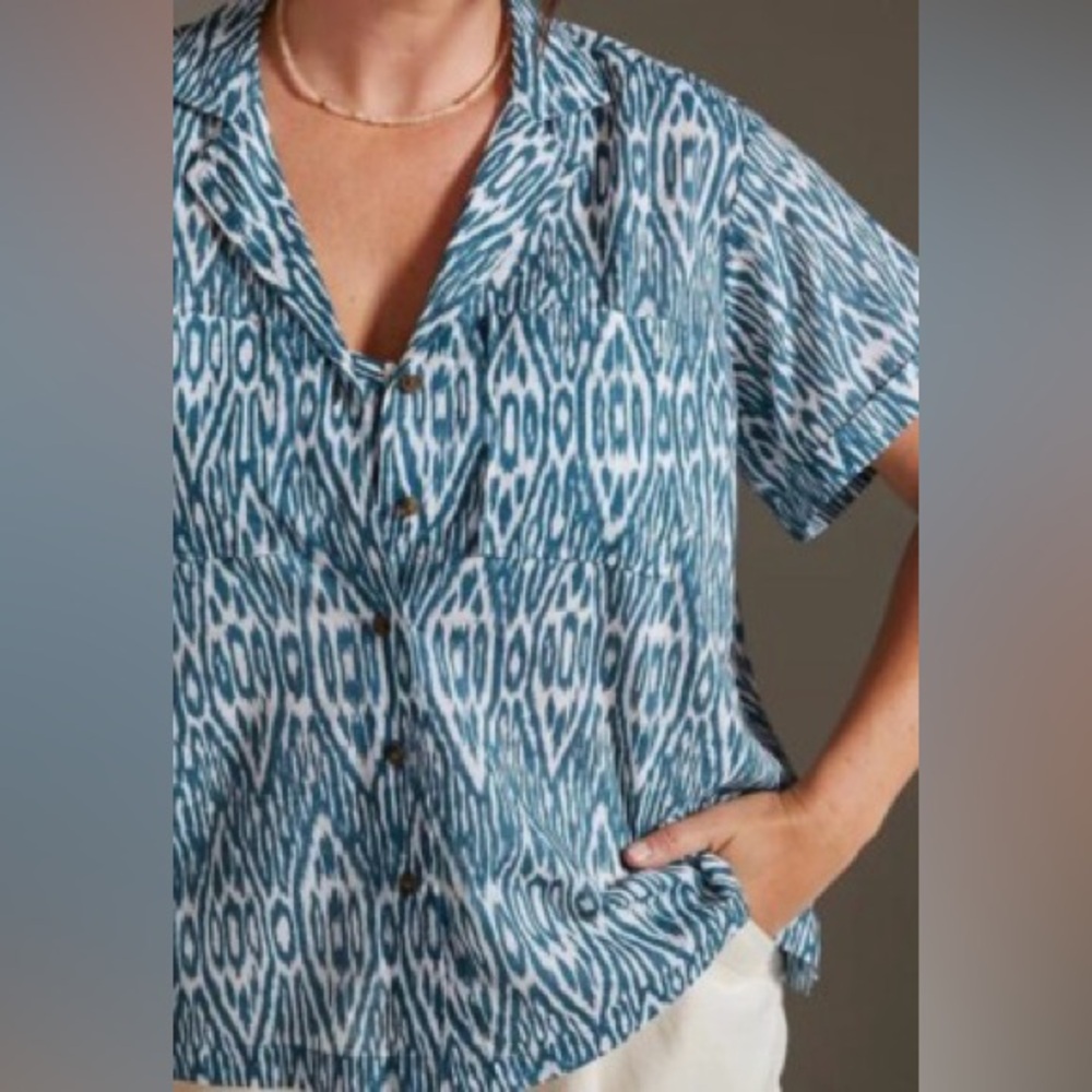 Pilcro Blue and White Patterned Button-Down Shirt